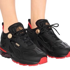 Puma x Balmain
Women's PUMA x Balmain Cell Stella Leather Sneakers